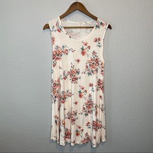 Très Bien | White Tunic/Dress w/ Floral Details